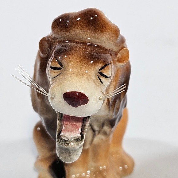 Vintage Yawning Lion Salt and Pepper Shakers Ceramic Japan Brown Mid Century - Picture 8 of 9